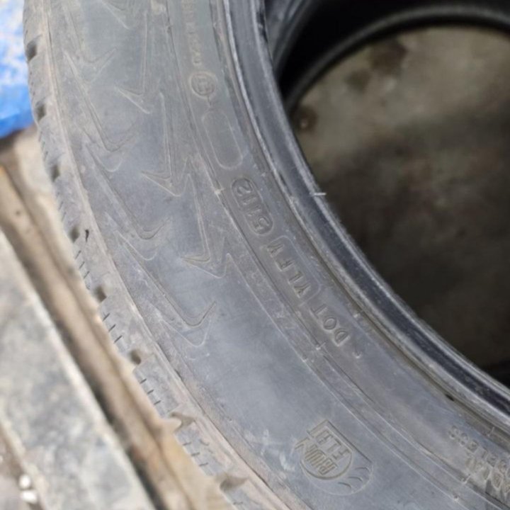 Nokian Tyres Hakkapeliitta 7 245/50 R18 T