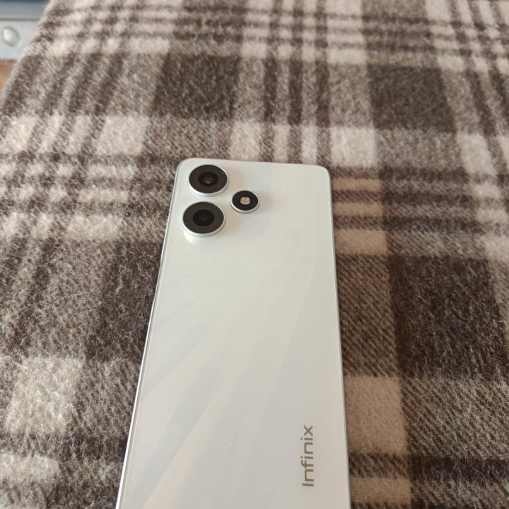 Infinix HOT 30