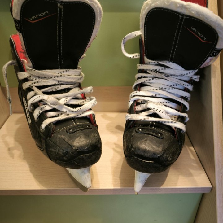 Коньки Bauer Vapor X300.