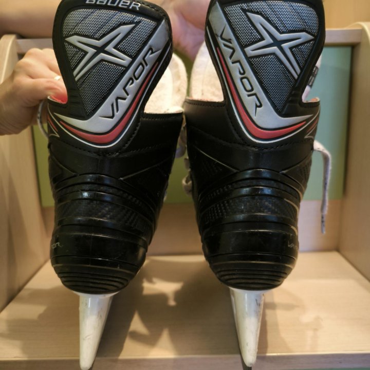 Коньки Bauer Vapor X300.