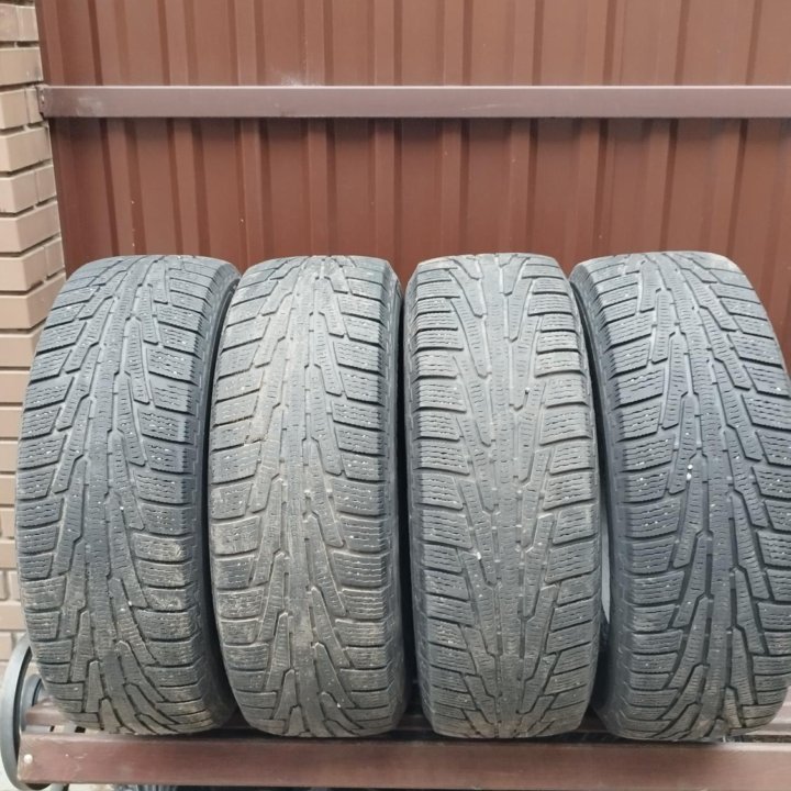 Комплект шин Nokian Hakkapelitta R 235/65/17