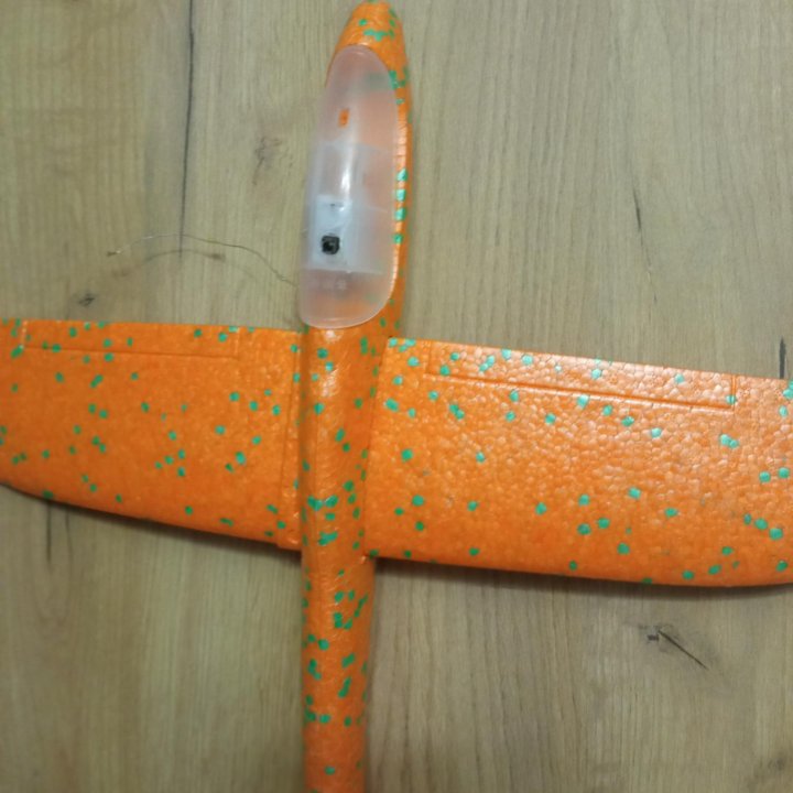 Самалётик летаеший играшка