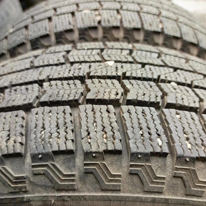 185/70 R14 Maxxis SP3 Premitra Ice