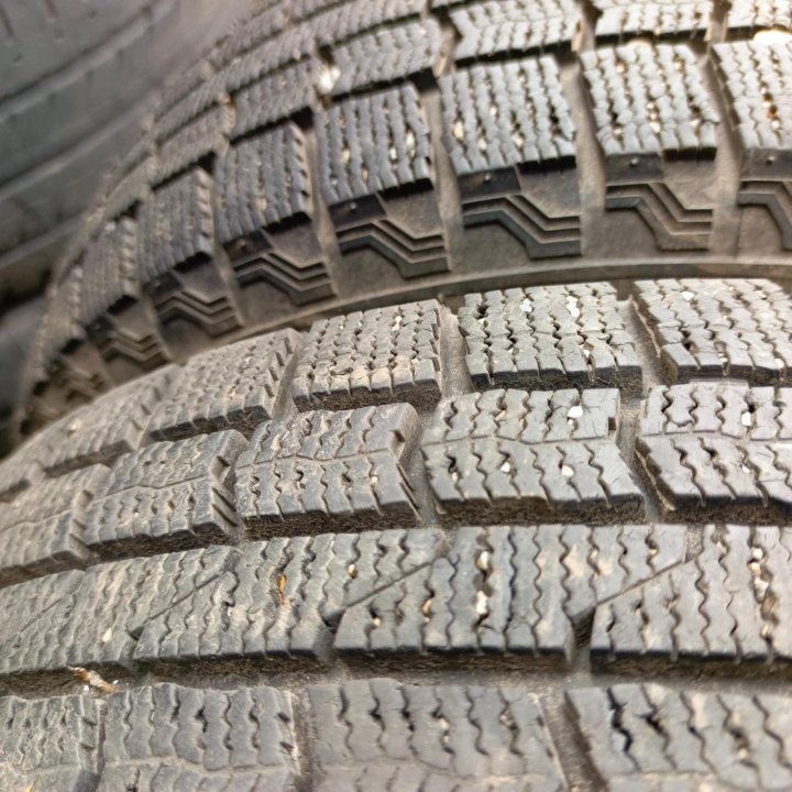 185/70 R14 Maxxis SP3 Premitra Ice