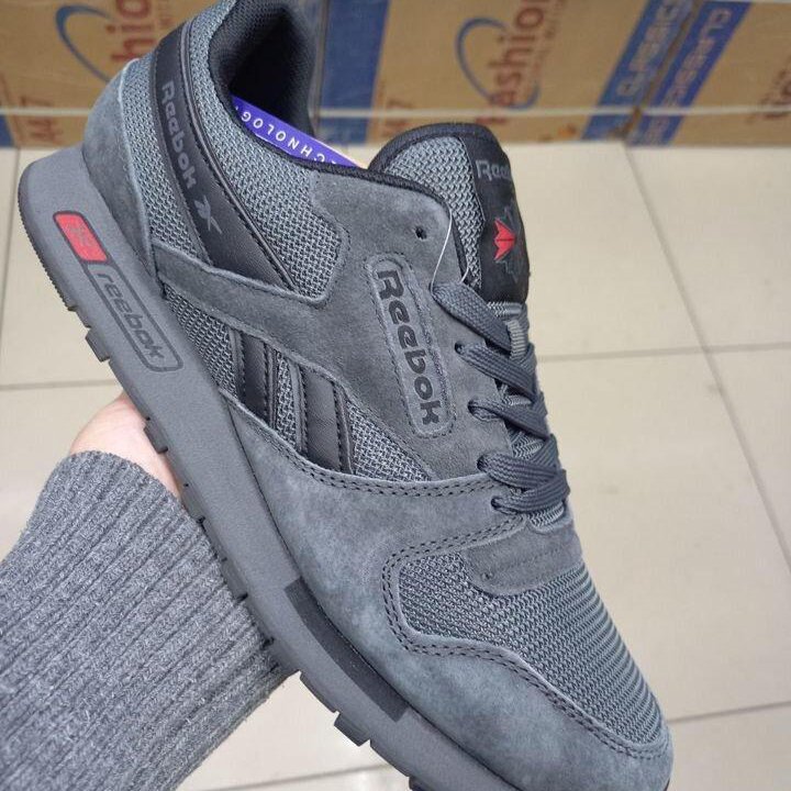 Кроссовки Reebok (р 41,42)