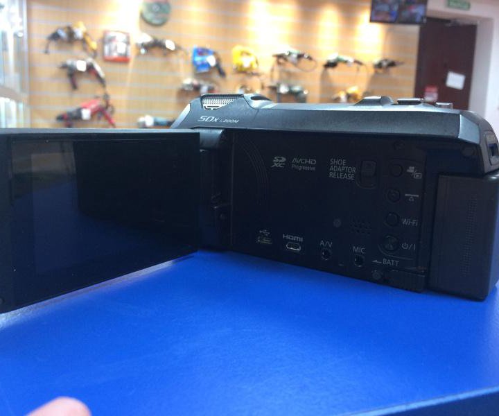 Видеокамера Видеокамера Panasonic hc-v770