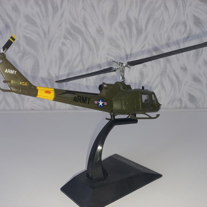 Модель вертолета UH 1