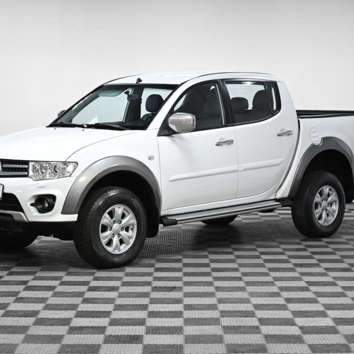 Mitsubishi L200, 2013