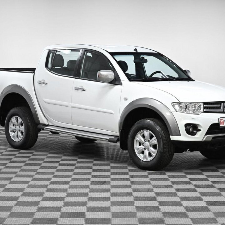 Mitsubishi L200, 2013