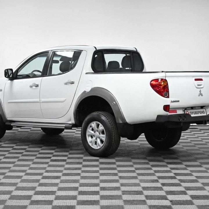 Mitsubishi L200, 2013