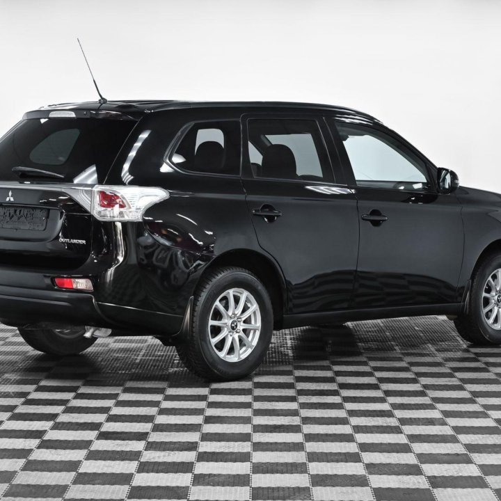 Mitsubishi Outlander, 2013