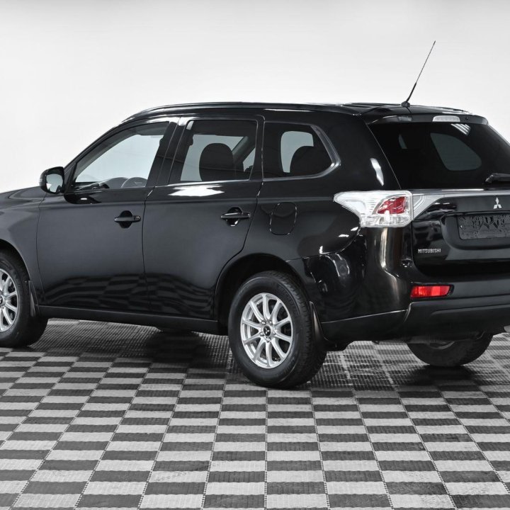 Mitsubishi Outlander, 2013