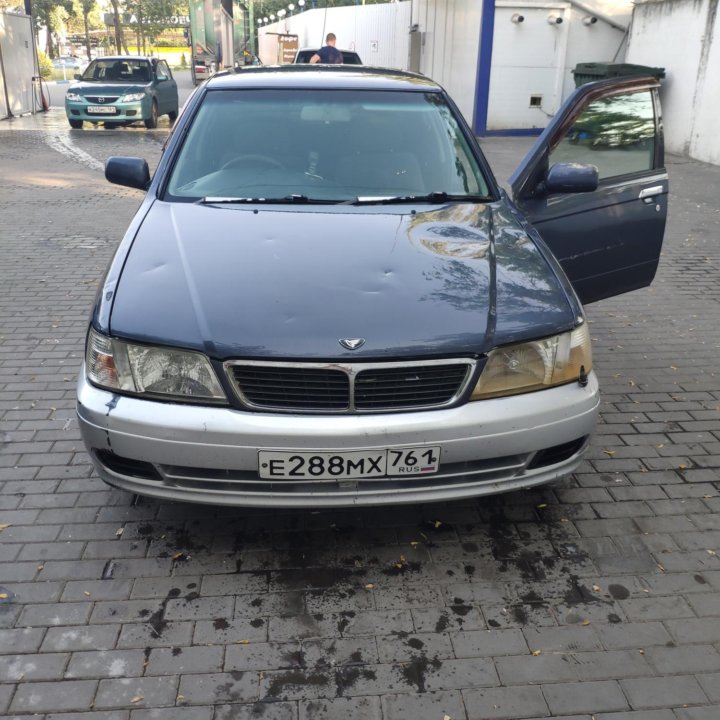 Nissan Bluebird, 1998