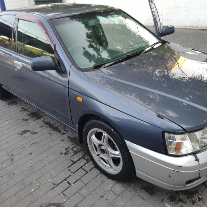 Nissan Bluebird, 1998