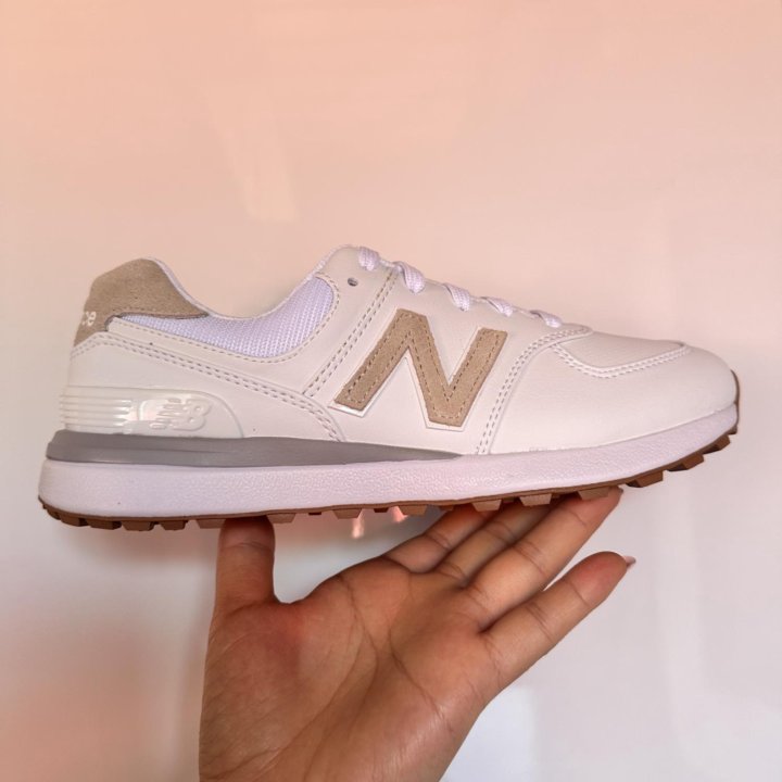 Кроссовки NEW Balance женские