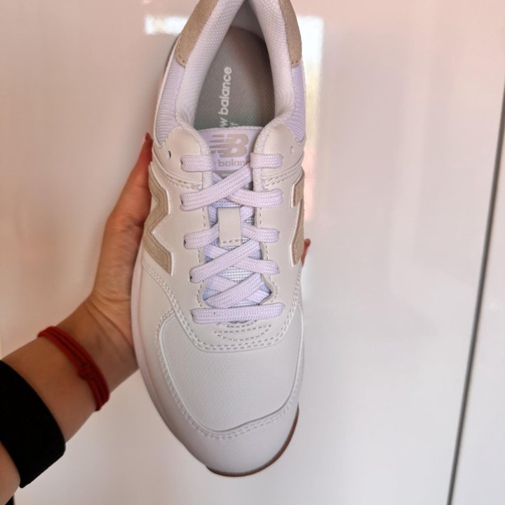 Кроссовки NEW Balance женские