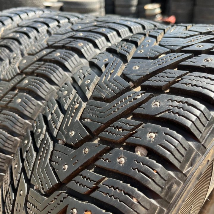 Зима Hankook W429 195/60 R15 Диски 4x114.3 D56.6