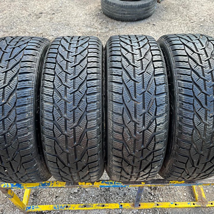 Зима Tigar Winter 215/55 R16 97H