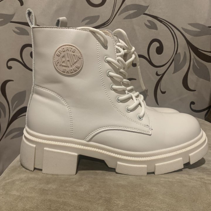 Ботинки женские