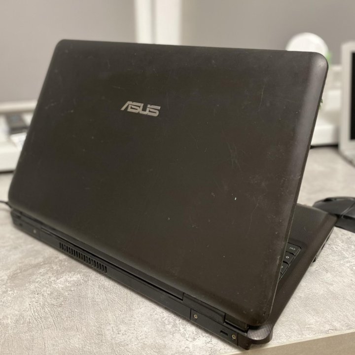 Asus x5DiJ 15.6' для офиса или соцсетей