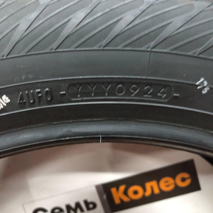 Yokohama IceGuard Stud IG65 235/55 R19 105T