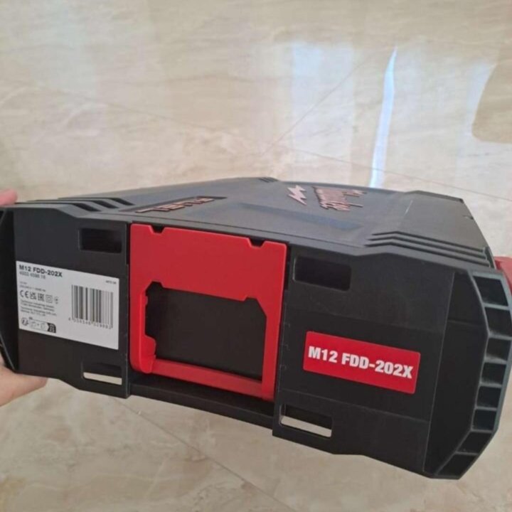 Аккумуляторная дрель-шуруповерт Milwaukee M12 FDD-