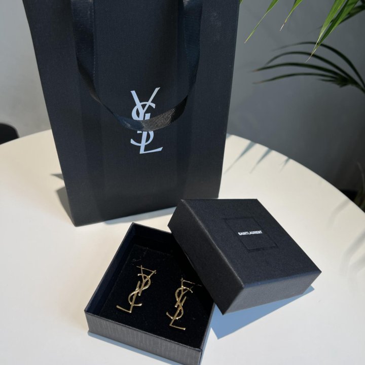 Серьги Yves Saint Laurent