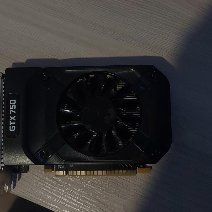 Продам видеокарту RTX 750 4 GB