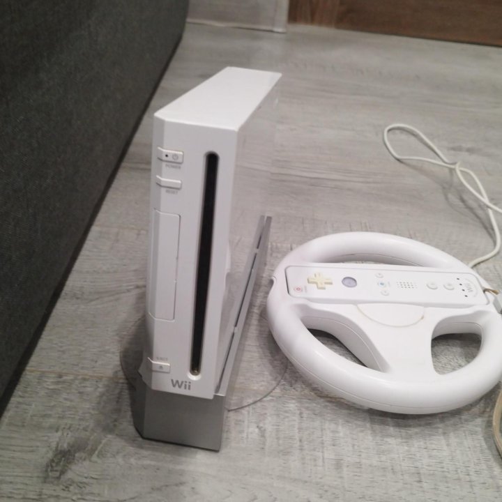 Nintendo Wii с полным комплектом