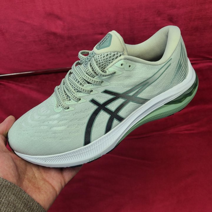 Asics GT-2000