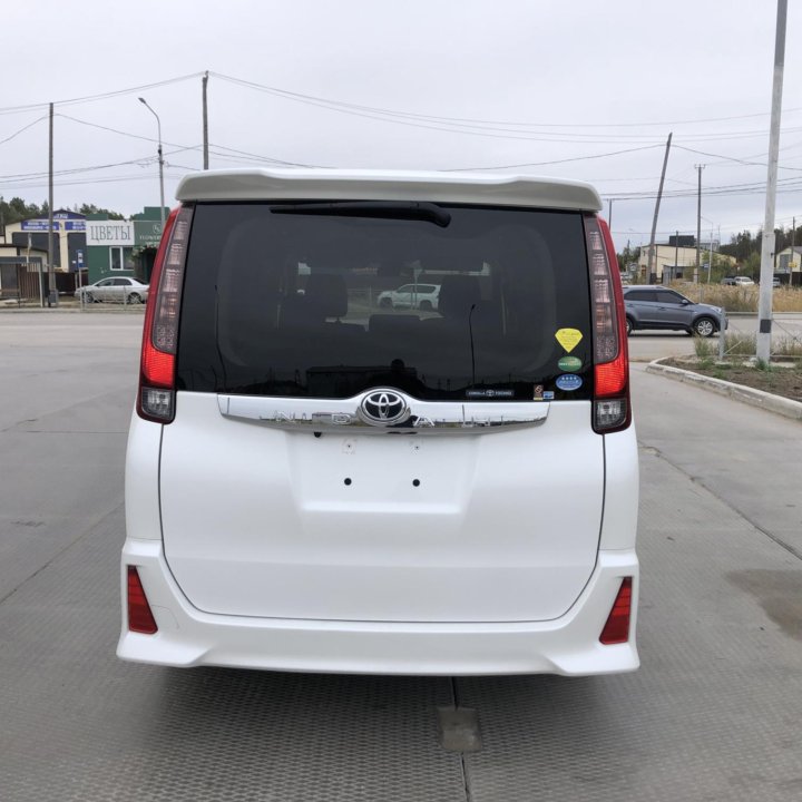 Toyota Noah, 2016