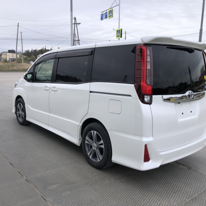 Toyota Noah, 2016