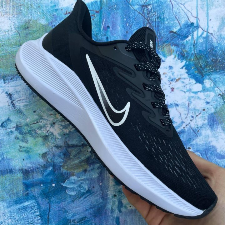 NIKE Air Zoom Winflo 7