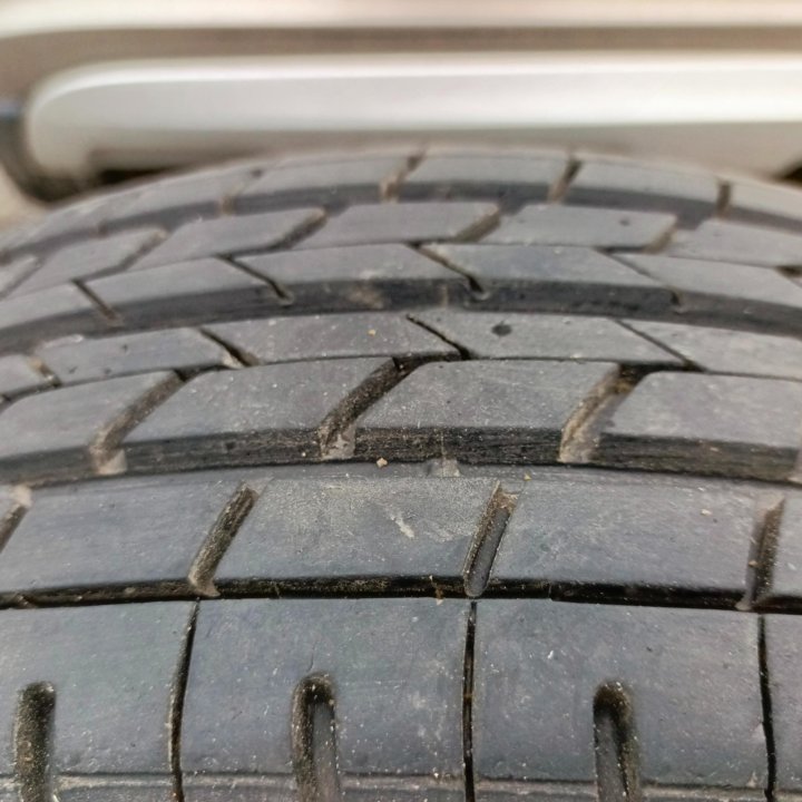 205/70 R15 Bridgestone B-RV AQ