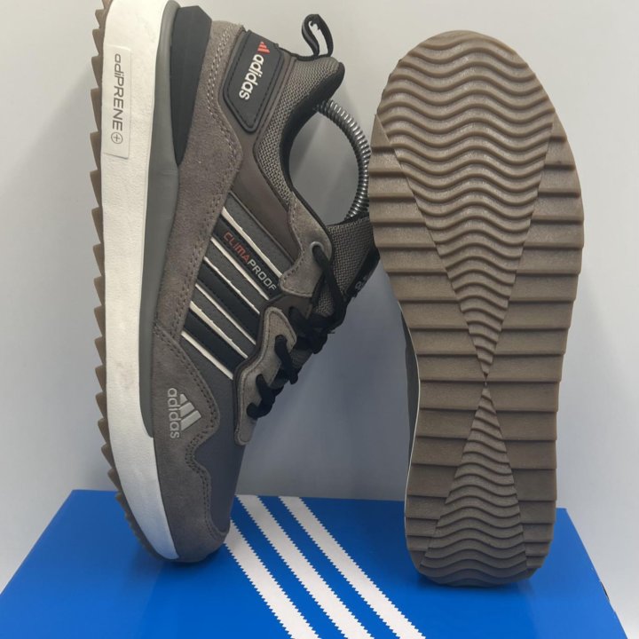 Кроссовки adidas Climaproof