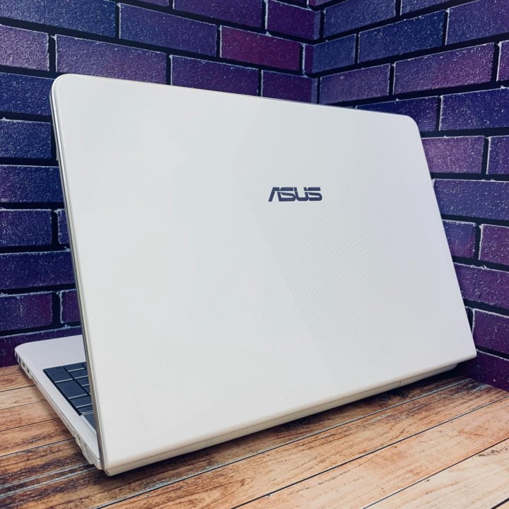 Игровой ноутбук Asus 15.6 i5 GeForce 8Gb Белый