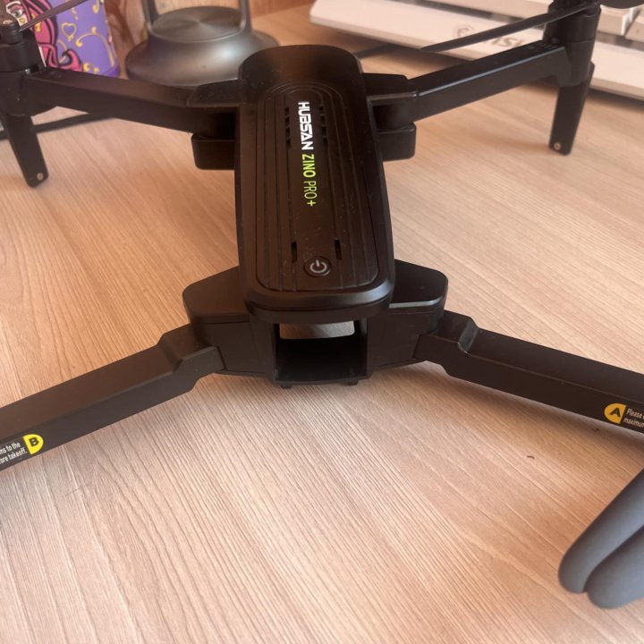 Квадрокоптер Hubsan Zino Pro+