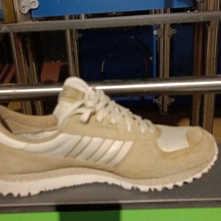 Кроссовки adidas