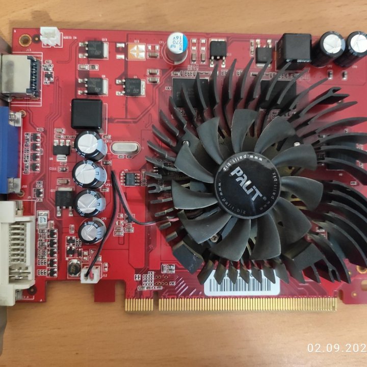 Видеокарта Asus GT 220