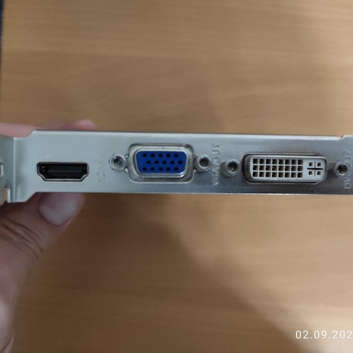 Видеокарта Asus GT 220