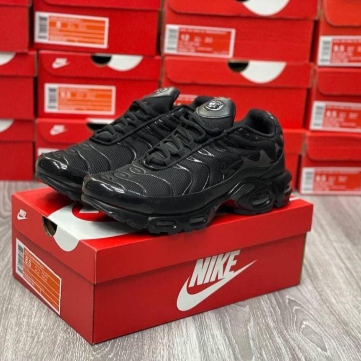 Кроссовки Nike Air Max Tn Plus