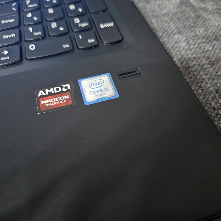 Ноутбук Lenovo i5 6200u 2.3/4/120ssd/R5 MX 330 4gb