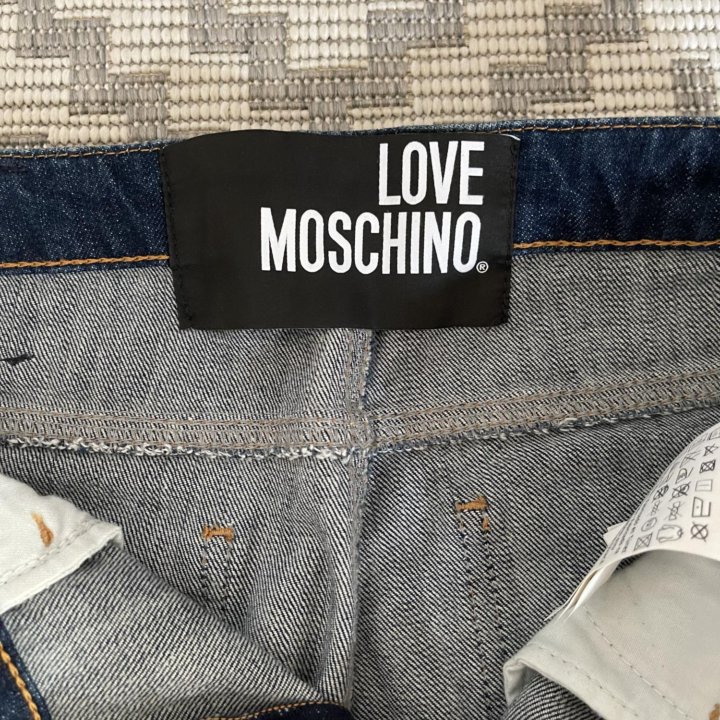 Джинсы Love Moschino