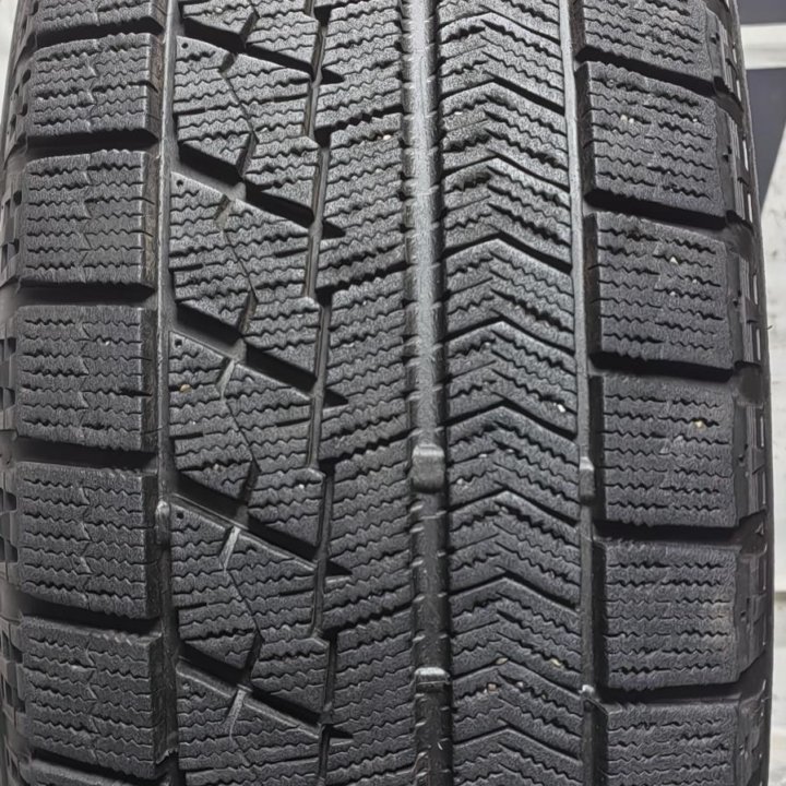 225/60R17 99S Bridgestone Blizzak VRX одна