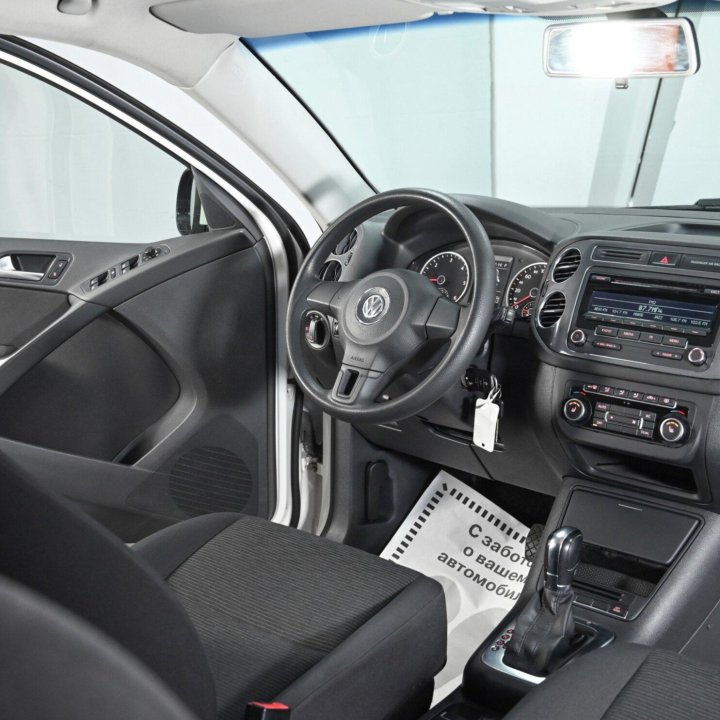 Volkswagen Tiguan, 2011