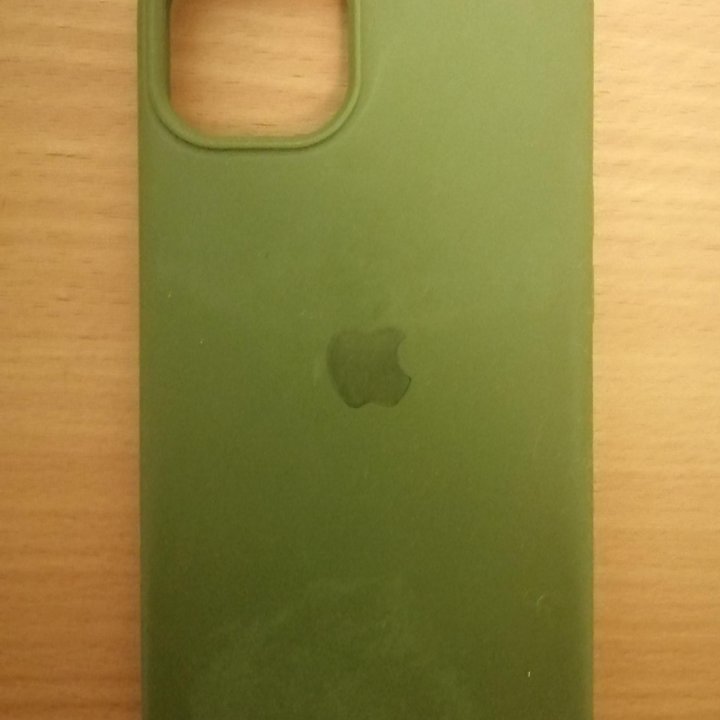 Чехол на iPhone 13