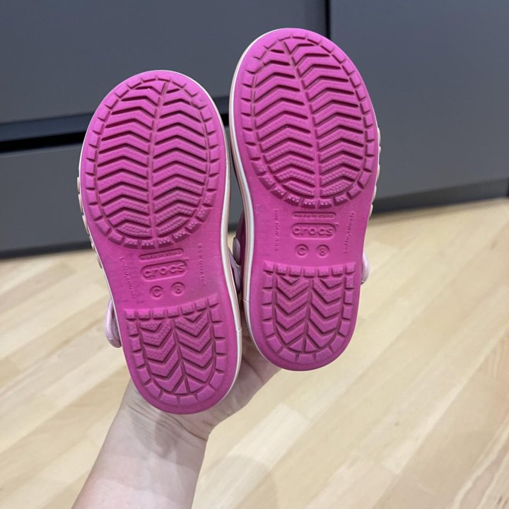 Босоножки Crocs