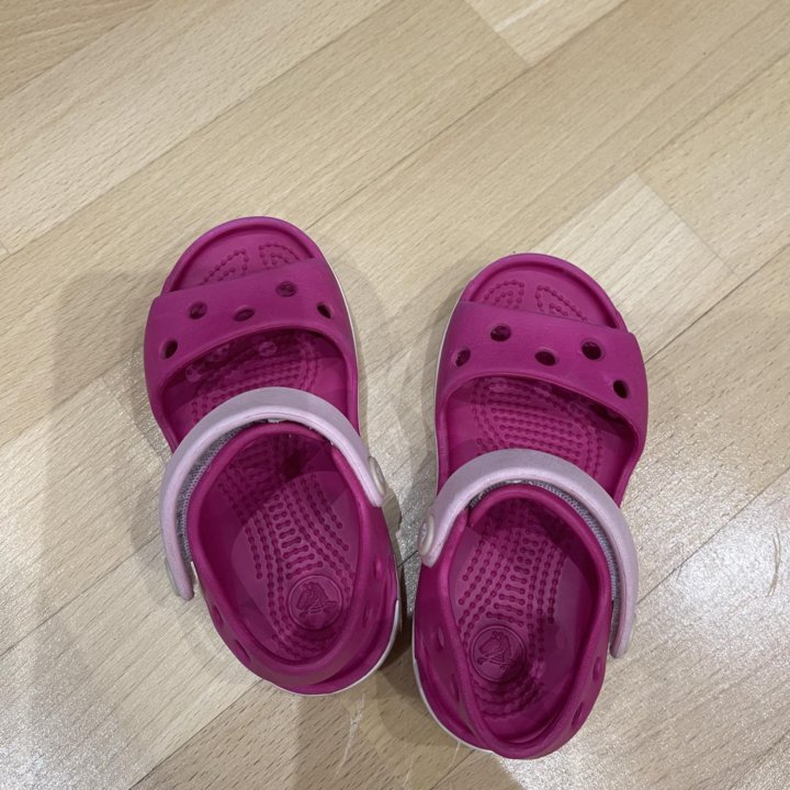 Босоножки Crocs