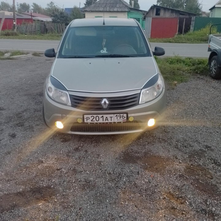 Renault Sandero, 2013