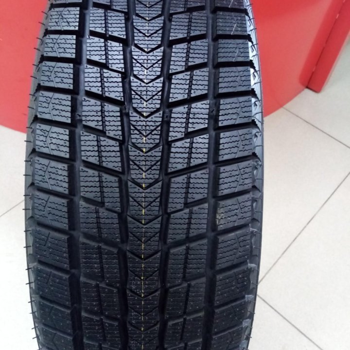 225/60R18 Nexen Ice suv